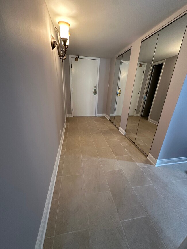Foto del edificio - 350 Plum Creek Dr