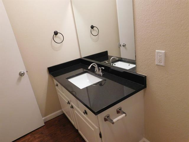 Foto del edificio - 1511 Grantbrook Ln