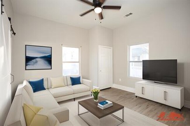 Foto del edificio - 211 W Cherry St