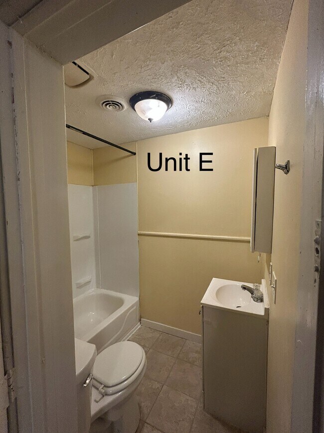 Foto del edificio - Seneca Ave