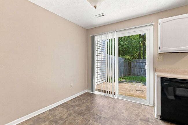 Building Photo - 46 Otsego Dr