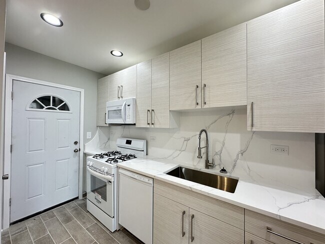 Foto del edificio - 324 S Maple Ave