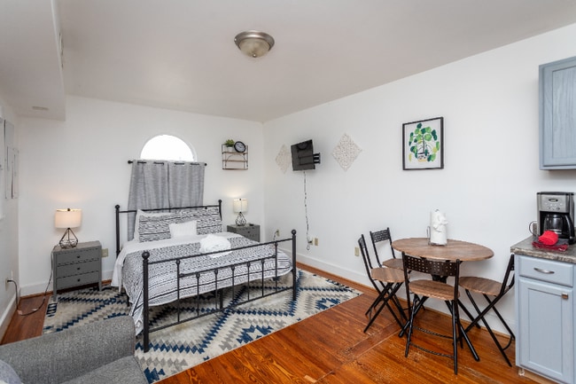 Building Photo - 600 E Main St