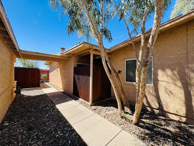 Foto del edificio - 2643 N Alvernon Way