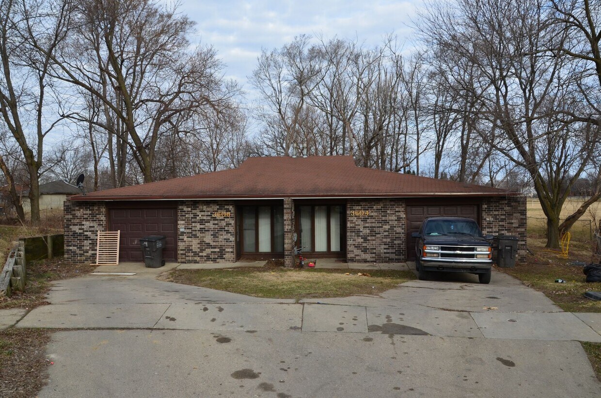Foto principal - 3604 SE 11th St