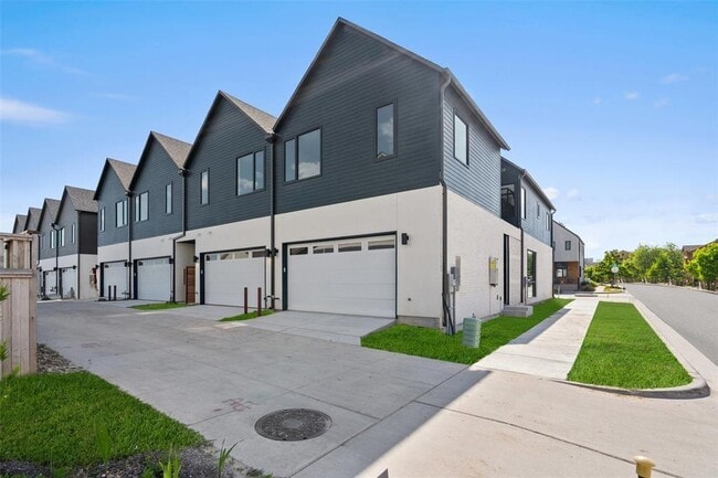 Building Photo - 3815 Tilley St