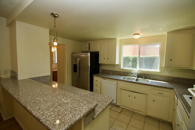 Building Photo - 9213 La Barca Cir