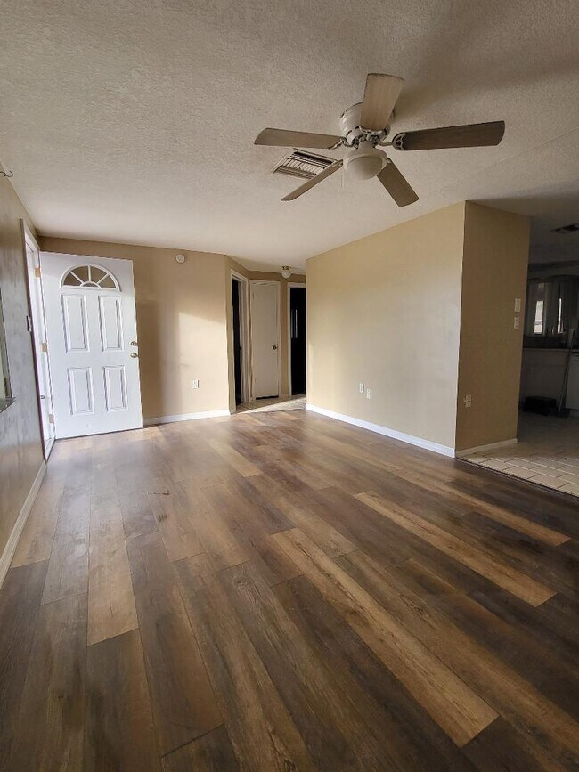 Sala de estar - 1440 Brixton Ln