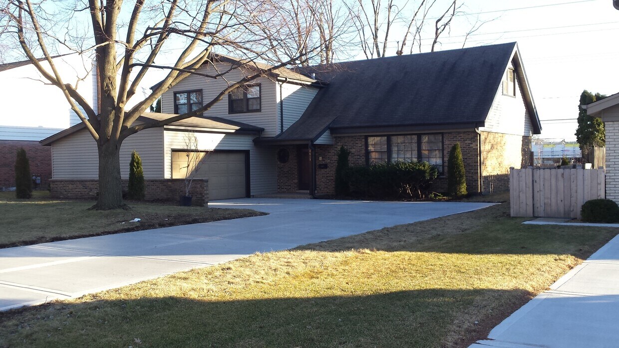 Foto principal - 1415 Rosehill Dr