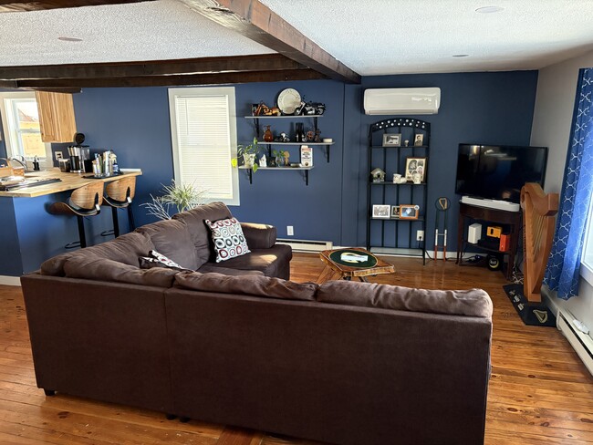 Building Photo - 2 Fox Ln