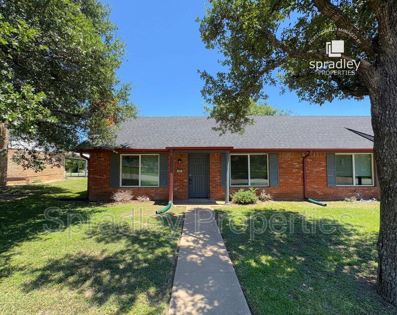 Foto principal - 705 Apache Dr