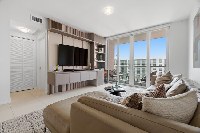 Foto del edificio - 7825 NW 107th Ave