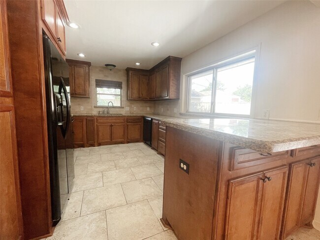 Foto del edificio - 9655 Meadowcroft Dr