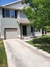 Building Photo - 2127 Eagle Crest Way