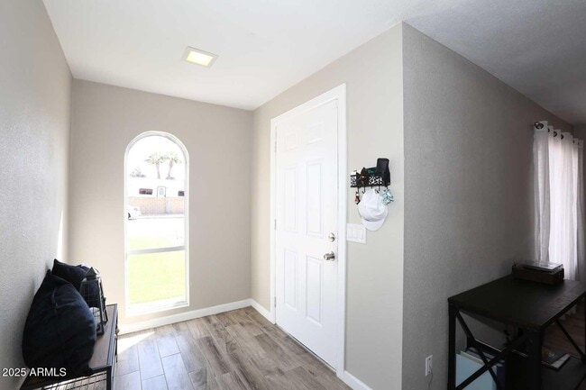 Building Photo - 2634 S Cottonwood Dr