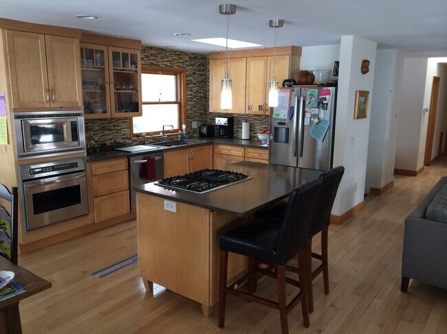 Building Photo - 5312 Lake Mendota Dr