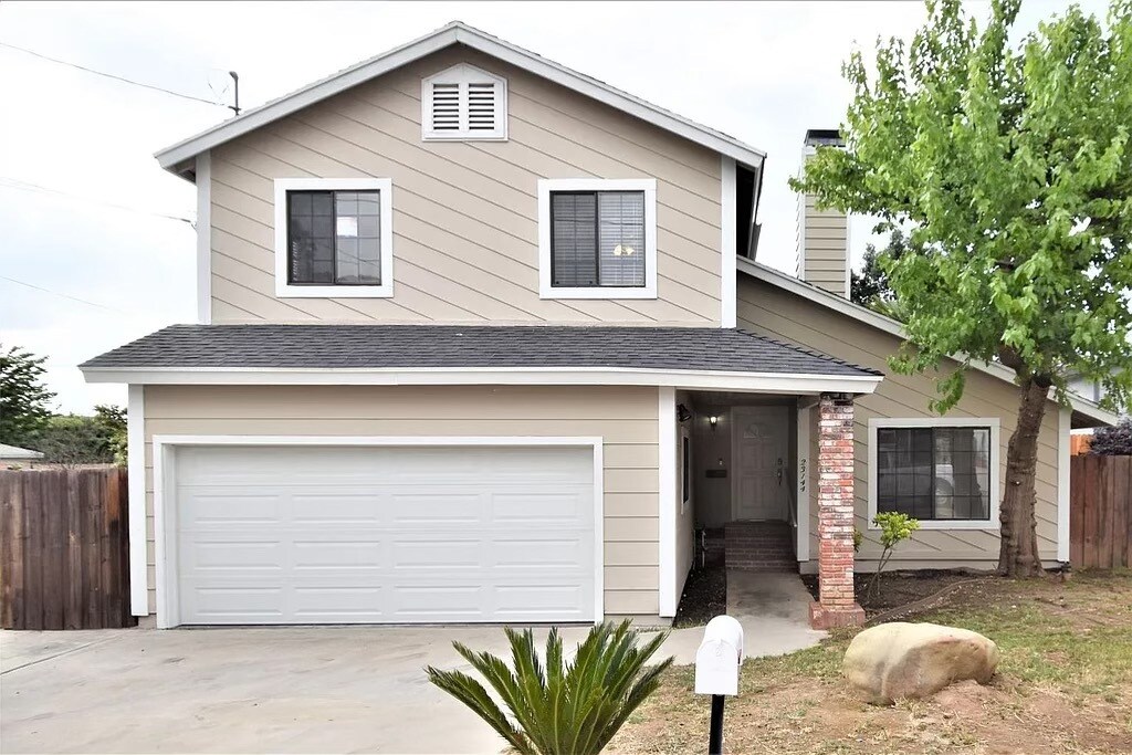 Foto principal - 23144 Smith Rd