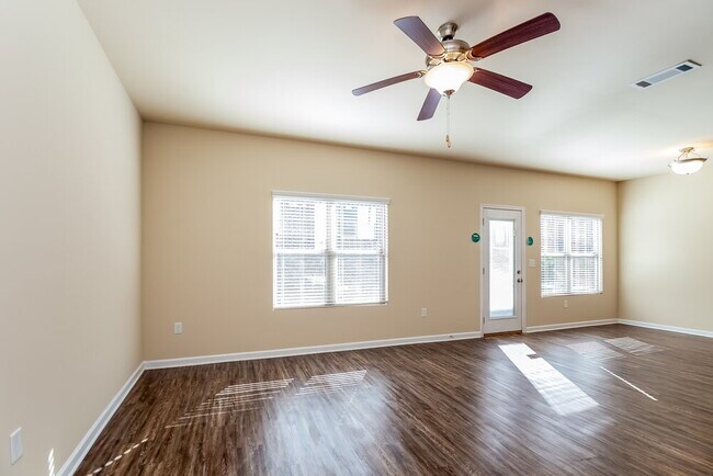 Building Photo - 1205 Faye Ct