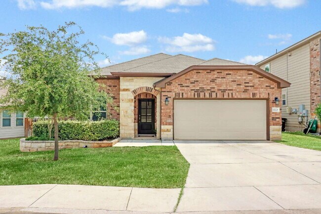 Foto del edificio - "Charming 3-Bedroom San Antonio Home with Granite Elegance - 1854 Sq Ft of Comfort!"