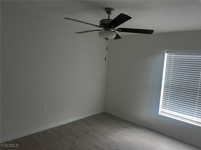 Foto del edificio - 1049 NE 44th St