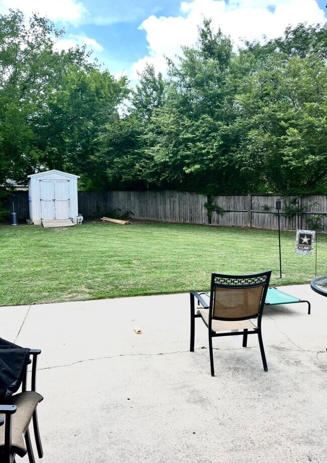 Foto del edificio - 372 Woodberry Cir