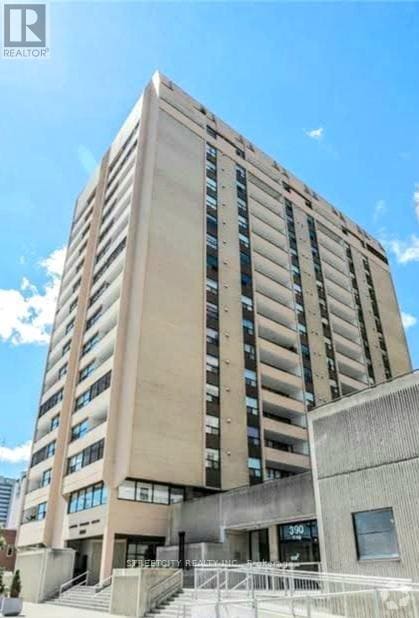 Building Photo - 380-1380 King St