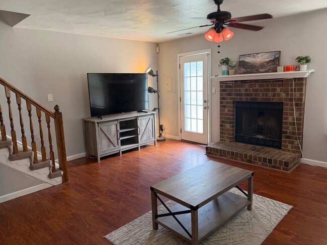 Building Photo - Rosemont Forrest-Three Bedroom End Unit Townhome