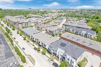 Building Photo - 432 Texas Dr