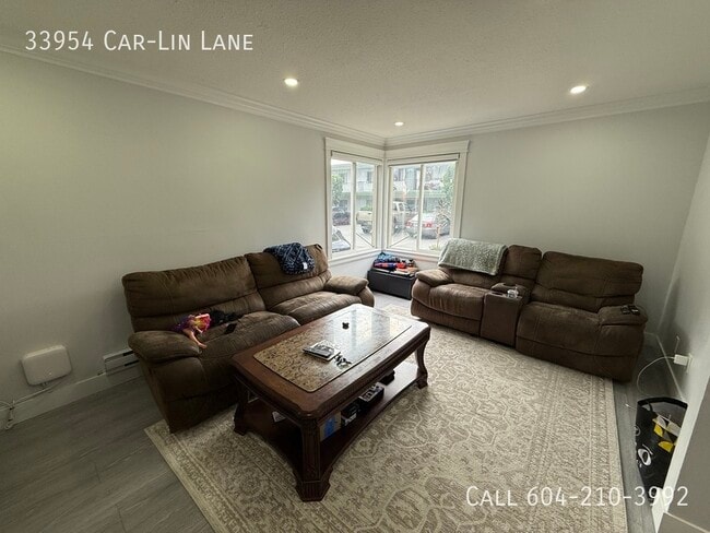 Building Photo - Updated Duplex