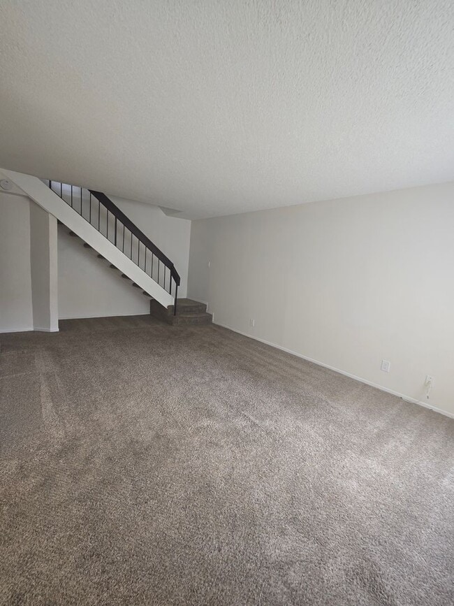Foto del edificio - Auburn Green's 2 Bed 1 1/2 Bath