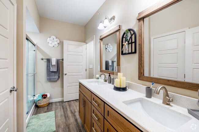 2BR, 1BA - 1,260SF - Bathroom - Sinclair Ridge