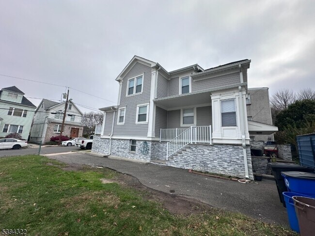 Foto del edificio - 109 Arlington Blvd