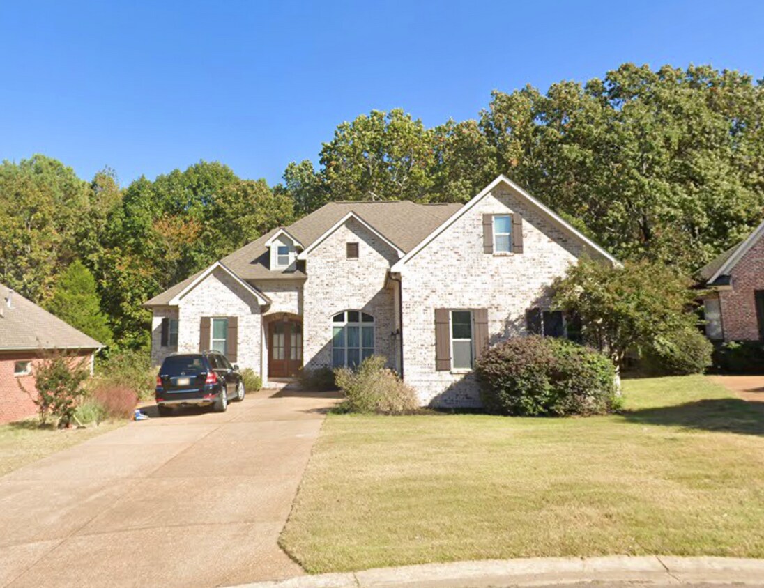 Foto principal - Wonderful 4 Bed, 3.5 Bath with Bonus Room