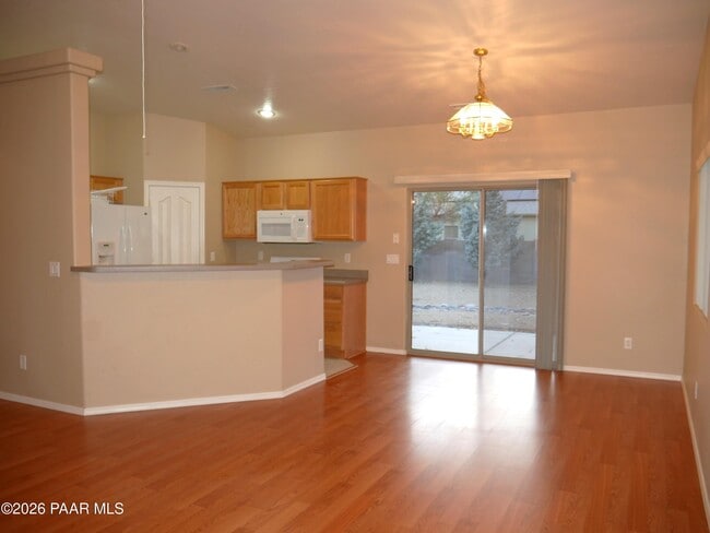 Building Photo - 5474 N Ardmore Ave