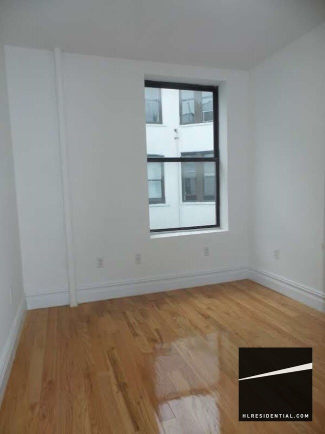 Building Photo - 2305 30th Ave