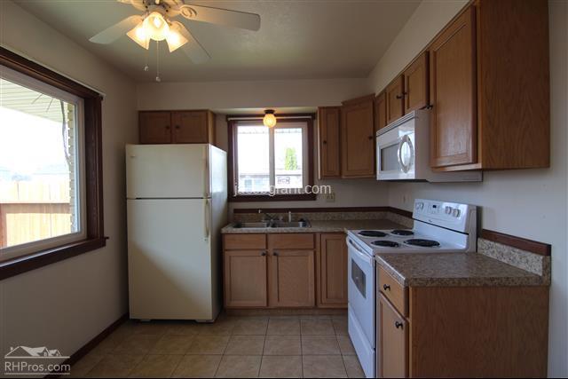 Building Photo - 673 Cambridge Dr