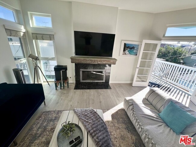 Foto del edificio - 32 28th Pl