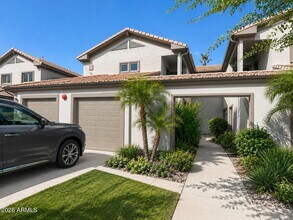 Building Photo - 7401 W Arrowhead Clubhouse Dr