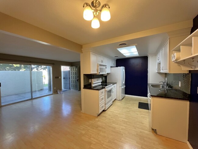 Building Photo - Single Level Condo in Nice SLO Community