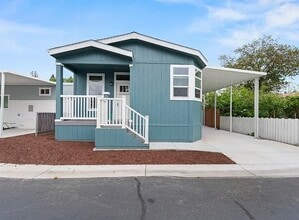 Building Photo - 153 Bari Ln