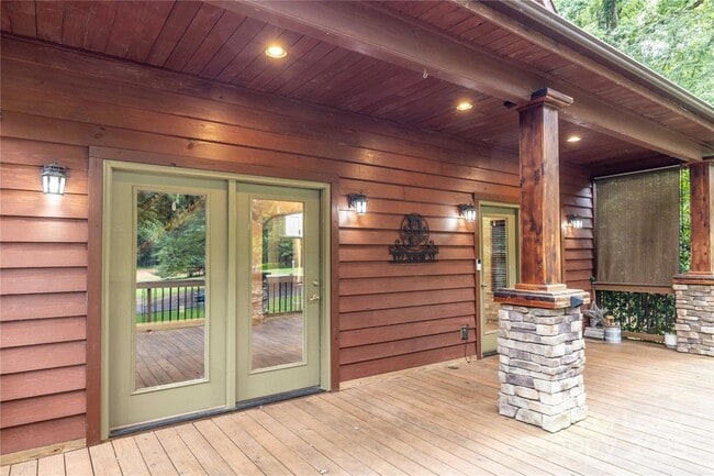 Foto del edificio - 102 Serene St