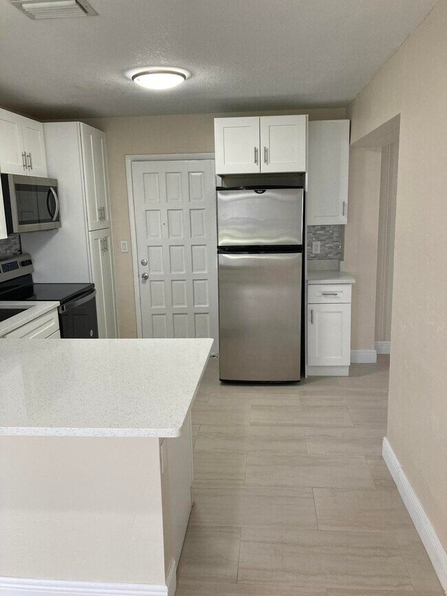 Foto del edificio - 1648 NE 31st Ct