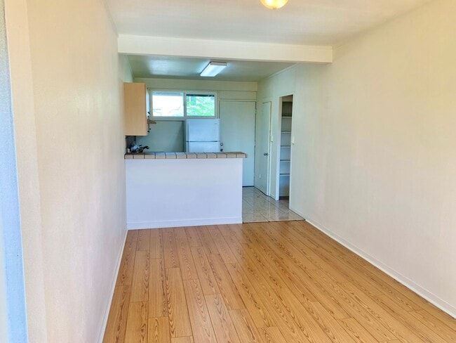 Building Photo - 471 Liholiho St