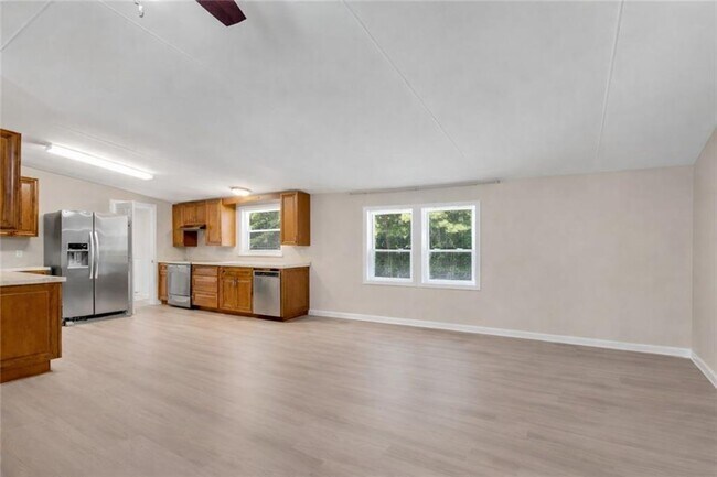 Foto del edificio - 278 Holiday Cemetery Rd