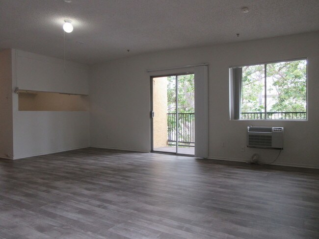 Foto del edificio - 1402 N Durant St