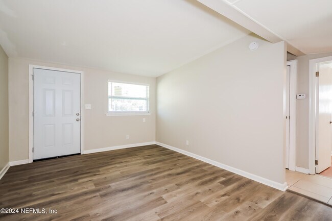 Foto del edificio - 9246 Spottswood Rd
