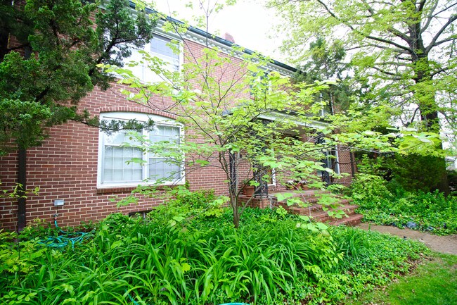 Building Photo - 601 E Meyer Blvd