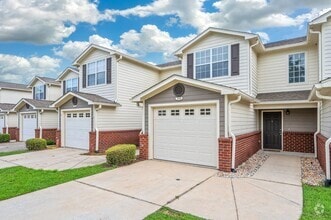 Building Photo - 715 Majestic Dr