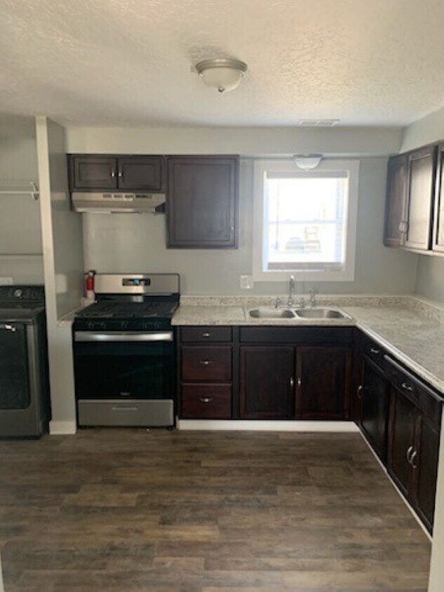 KITCHEN - 4281 Saint Francis Dr