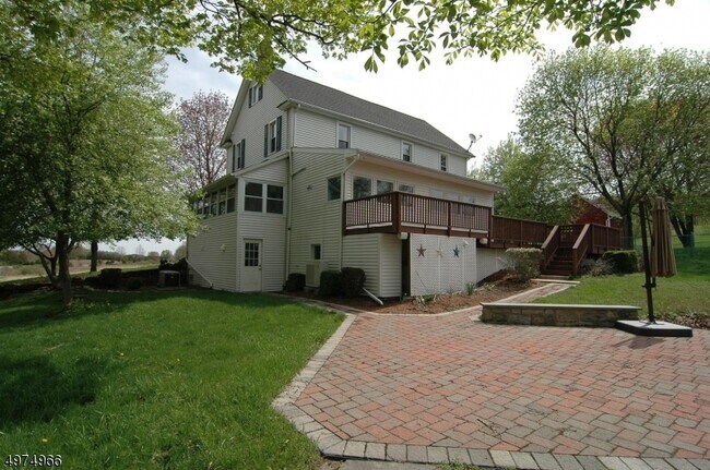 Building Photo - 146 Old Prospect School Rd